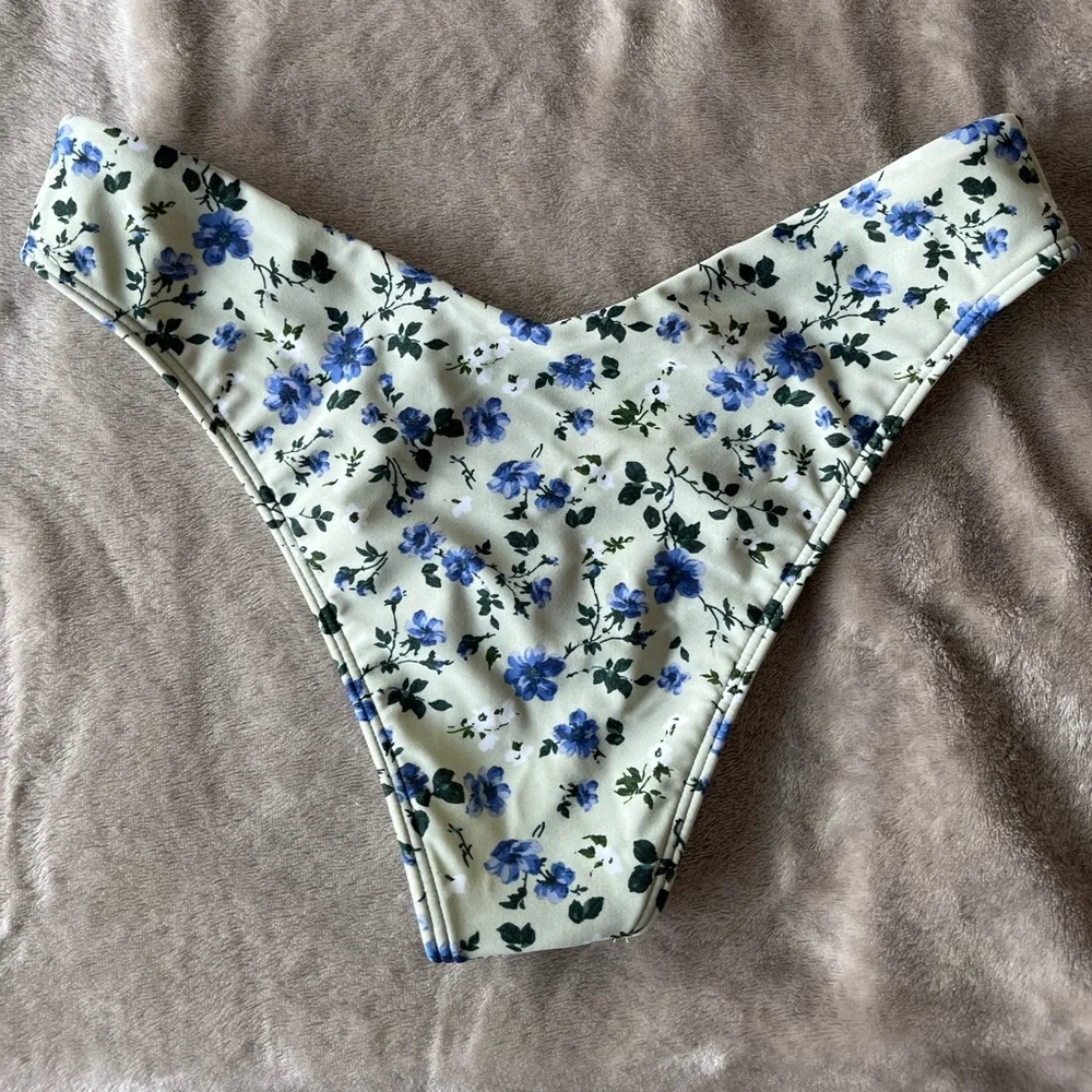 Size S bikini - Picture 2 of 3
